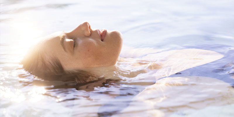 relaxation et récupération sportive dans un jacuzzi